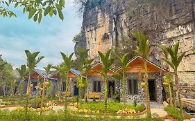 Ninh Binh Mountainside Bungalow